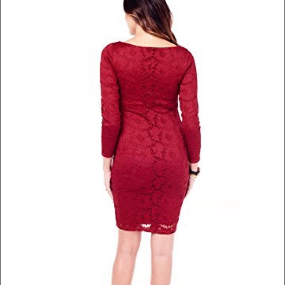 Ingrid & Isabel Boatneck Lace Maternity Dress - Picture 4 of 8